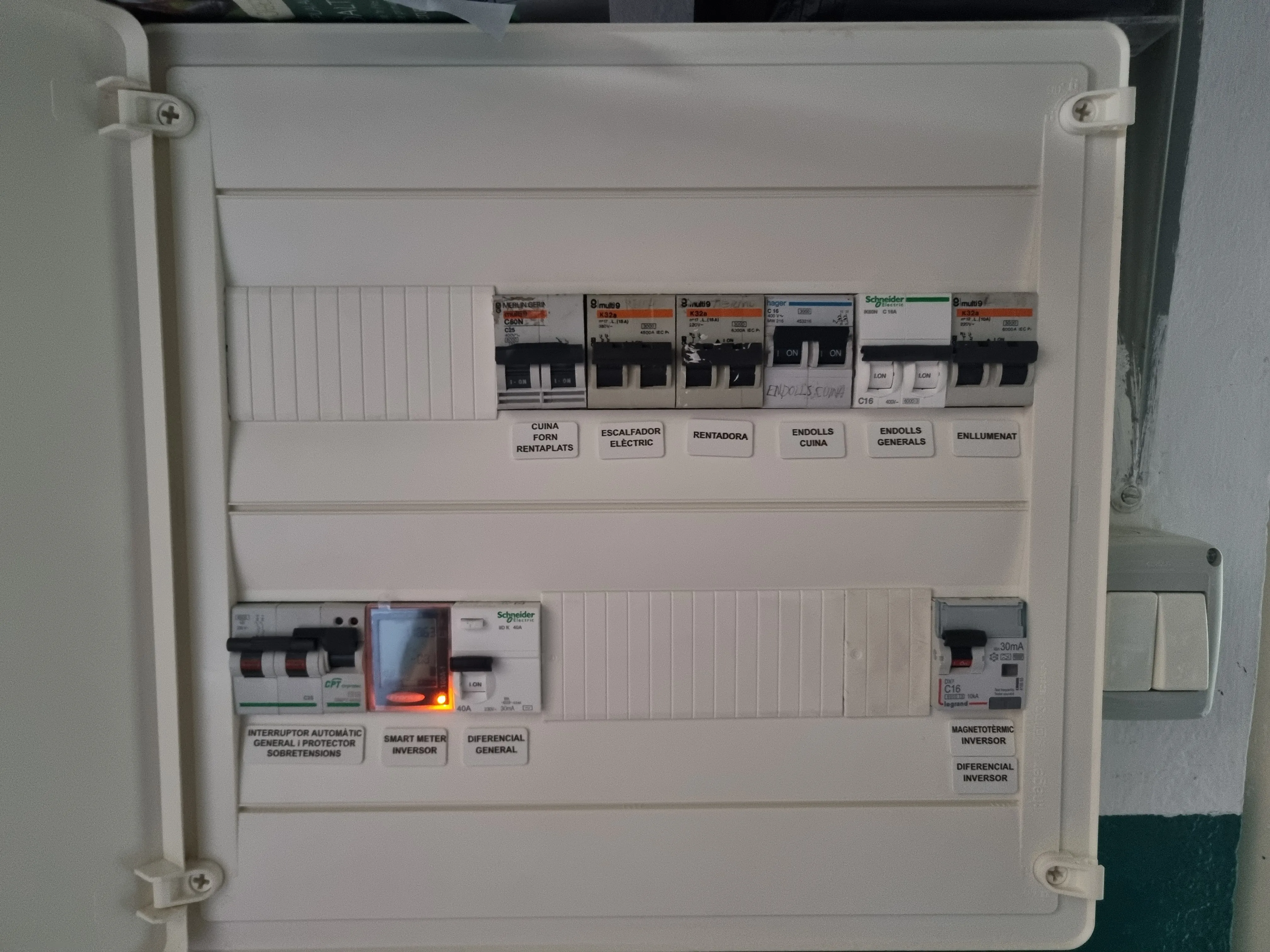 Imatge quadre elèctric Electricitat Lluis Riera